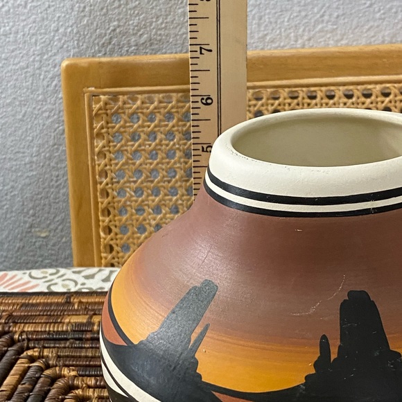 Navajo Native American Pottery Mountains Planter Bowl Vase - Picture 4 of 5